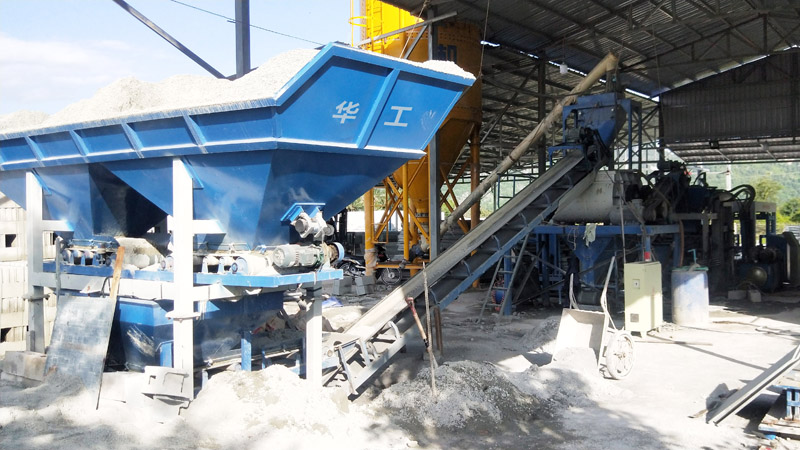 How to extend the service life of fully automatic cement brick machine